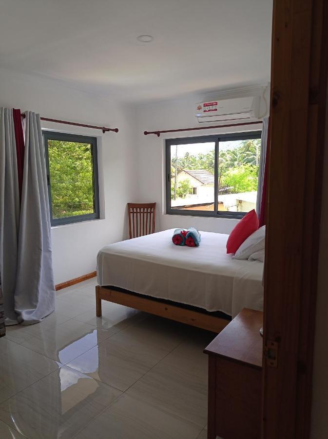 Les Forbans Selfcatering Apartment Takamaka Exterior foto