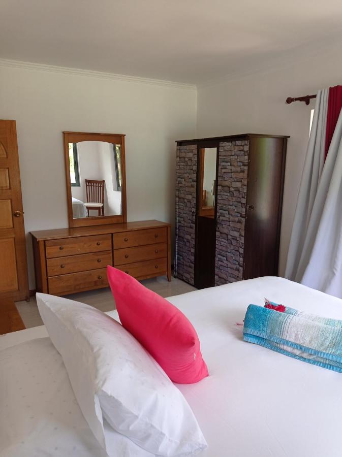 Les Forbans Selfcatering Apartment Takamaka Exterior foto